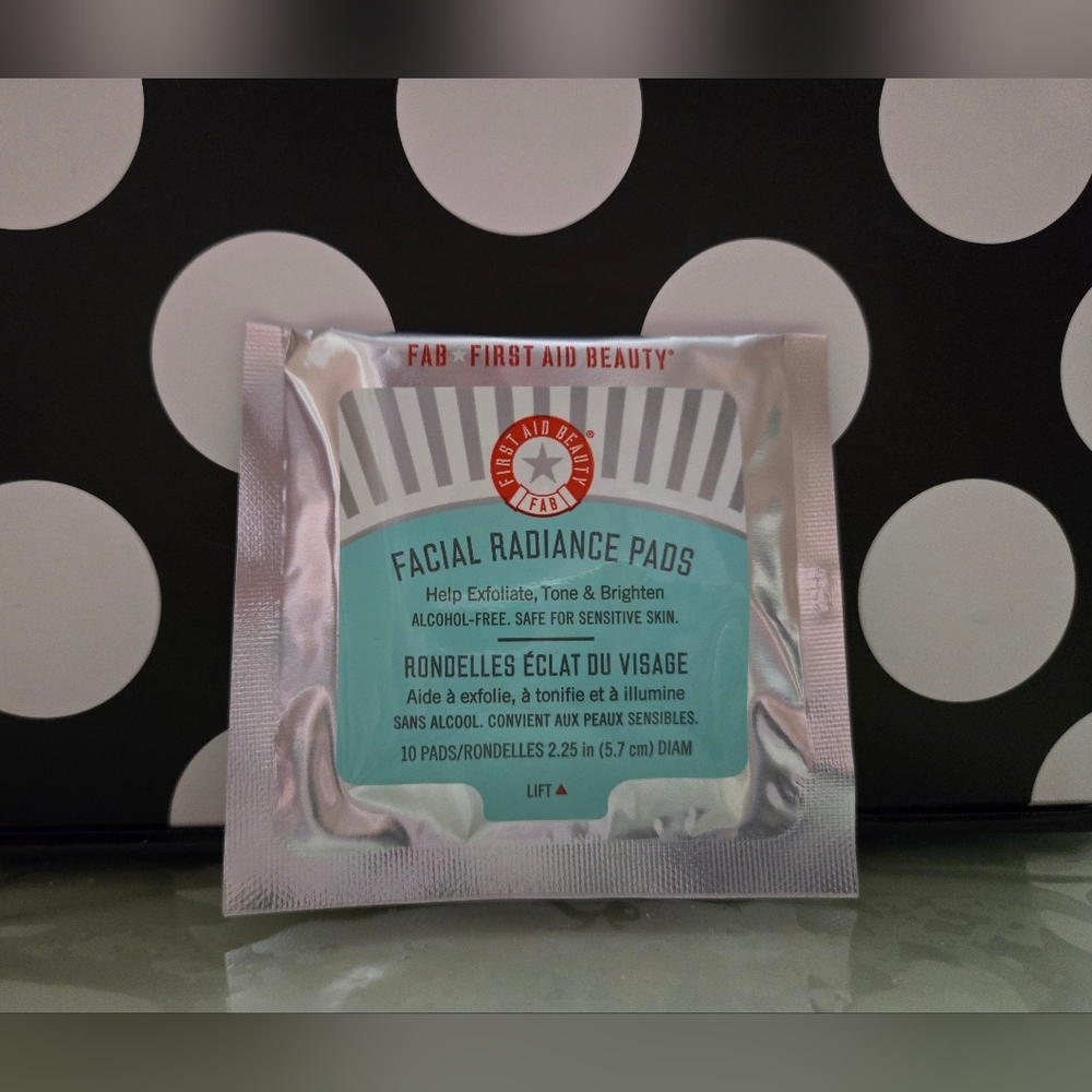 2/$15✨️FAB Radiance Pads✨️
